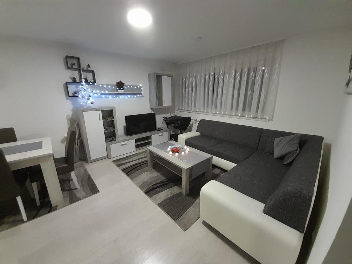 Apartman Lela Karlovac Ngoại thất bức ảnh